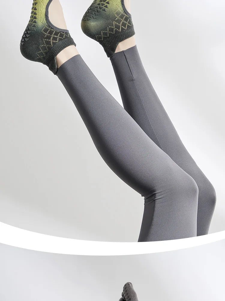 FlexToe™ - Chaussettes Pilates à Orteils Séparés pour femmes - Osmose Pilates ShopFlexToe™ - Chaussettes Pilates à Orteils Séparés pour femmesFitness®UNIVERS PHYSIO PILATES BY EYAOsmose Pilates Shop